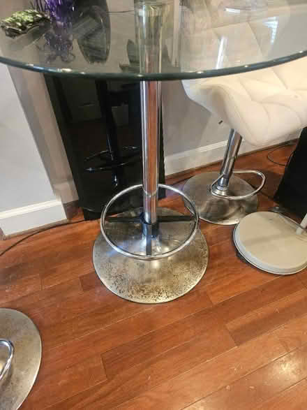Photo of free Table (NE DC by 8th and H st) #1
