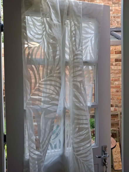 Photo of free Lovely net curtain + curtain wire. (Osney OX2) #3
