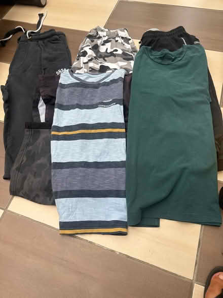 Photo of free 3x three quarter shorts& T-shirts (East dulwich SE22) #3