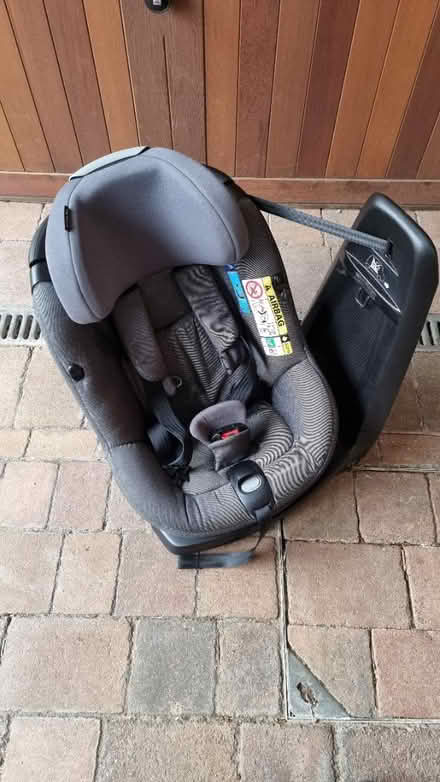Photo of free Maxi-cosi car seat Swivel (Weybridge - Oatlands) #1