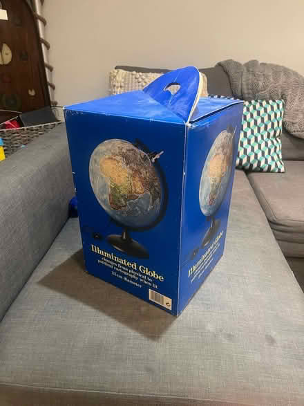 Photo of free Globe light (ME4) #1