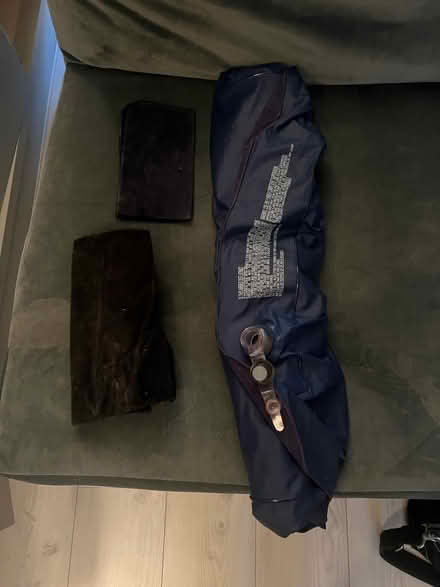 Photo of free Single Inflatable Mattress/pillows (Barons Court W6) #1