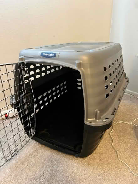 Photo of free Dog crate (Sherman Oaks Ca) #1
