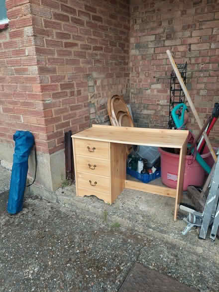 Photo of free Dressing table (Garston WD25) #1