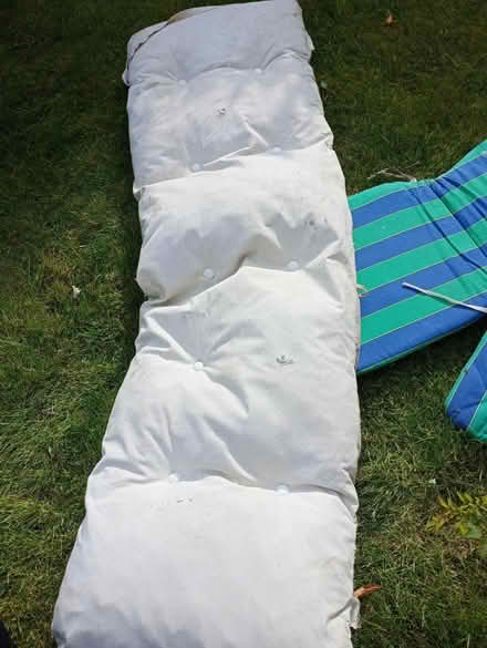 Photo of free Outdoor chair cushions x 5 (Golcar/Slaithwaite - HD7) #2
