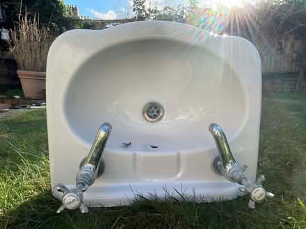 Photo of free Bathroom sink & Pedestal (Walton Manor OX2) #1