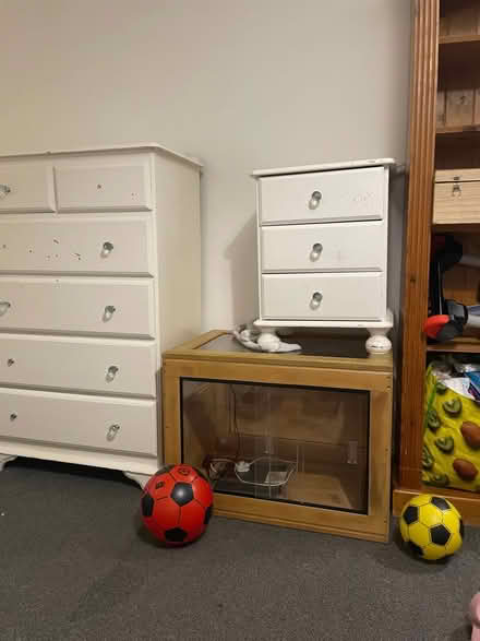 Photo of free Chest of draws and bedside cabinet (Arborfield) #3