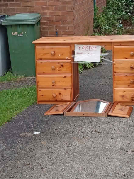 Photo of free Solid pine dresser with 3 mirrors Excellent condition. (Moreton CH46) #2