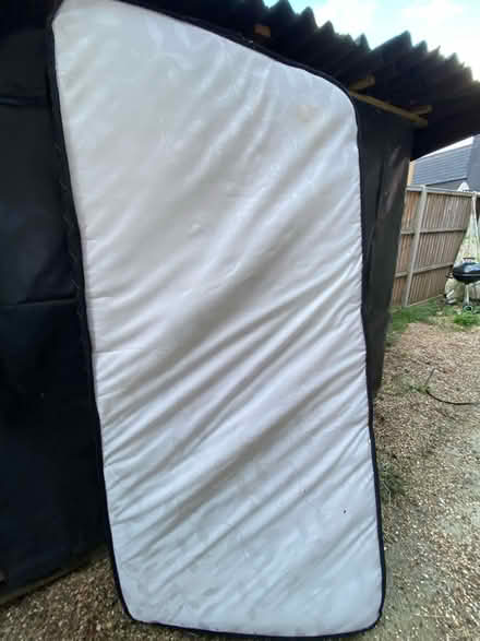 Photo of free Single mattress (Ub7 7pd) #1