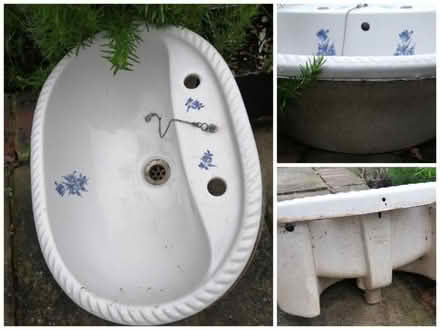 Photo of free Vintage bathroom sink (West Norwood SE27) #1
