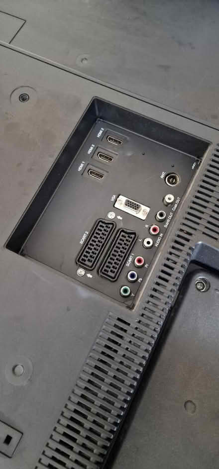 Photo of free toshiba TV (OL8) #3