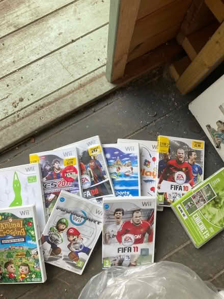Photo of free Wii with games & accessories (Toton NG9) #2
