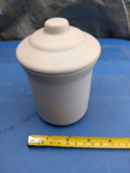 Photo of free Small ceramic pot (Roffey RH12) #1