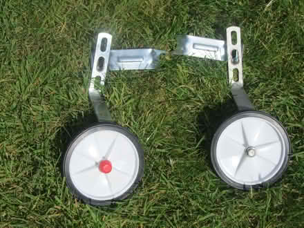 Photo of free stabilisers for kids bike (Henleaze BS9) #1