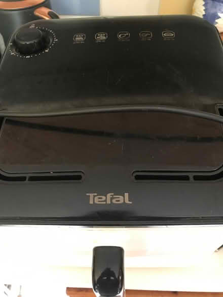 Photo of free Old type of air fryer . (Reading West RG1) #1