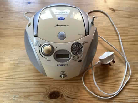 Photo of free Roberts radio (radio works but CDs not playing) (Eastbourne BN20) #1