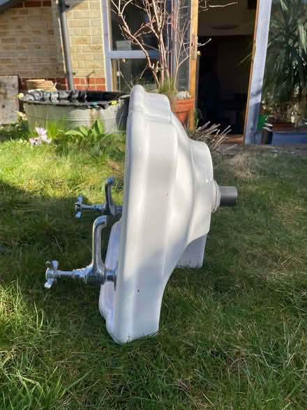 Photo of free Bathroom sink & Pedestal (Walton Manor OX2) #3