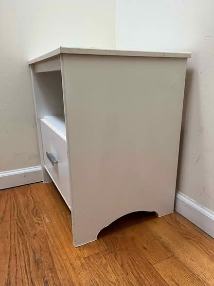 Photo of free Bedside table unit/ nightstand (Williamsburg) #4
