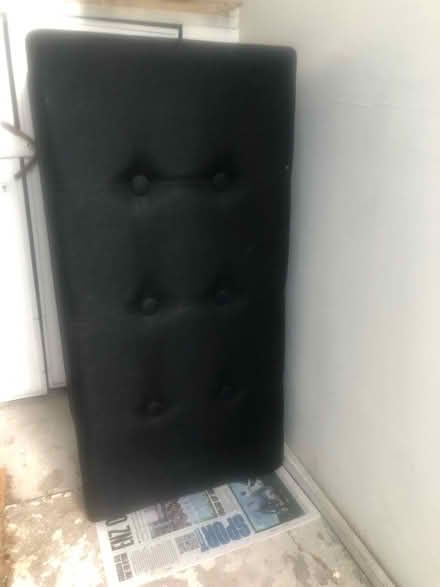 Photo of free Ottoman (EN4 9SB) #2