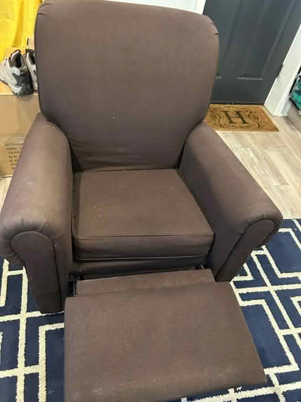Photo of free Arm chair and twin sized day bed (Congress Heights) #2