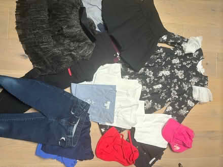 Photo of free Girls clothes 10yo (SW11) #1