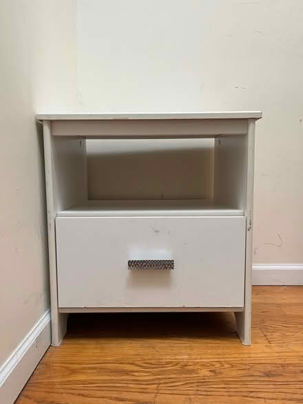 Photo of free Bedside table unit/ nightstand (Williamsburg) #3