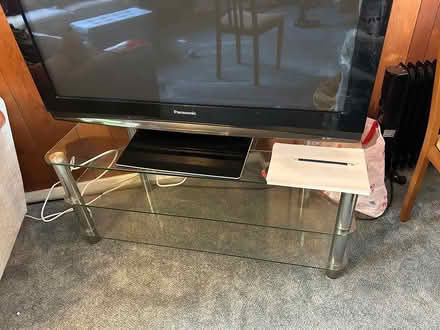 Photo of free TV and stand (East Kilbride G74) #1