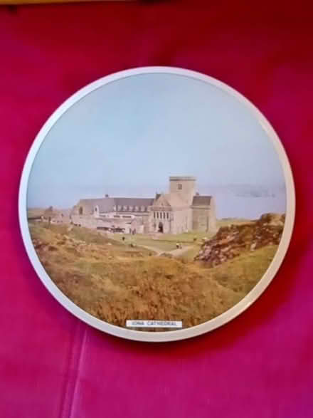 Photo of free Vintage round shortbread tin. (Station Area RG21) #1