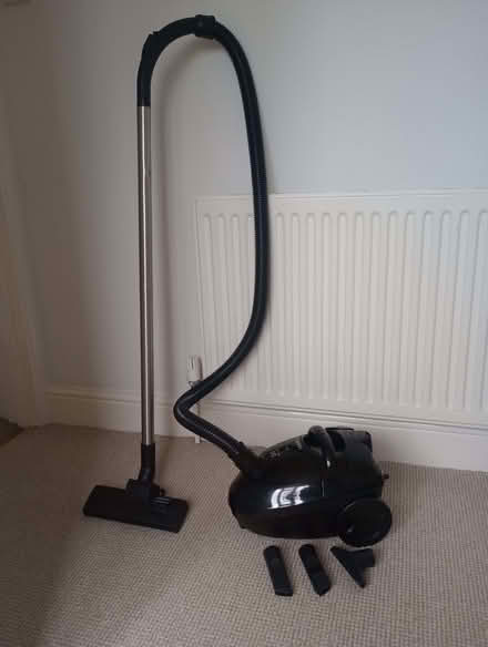 Photo of free Daewoo cylinder vacuum cleaner (Ware SG12) #1