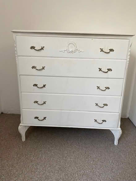 Photo of free White chest of drawers (Barnes SW13) #2