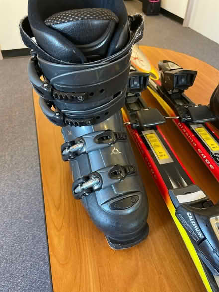 Photo of free Skis: Fisher 158 & Boots Men’s 7 (312 Montgomery Street) #4