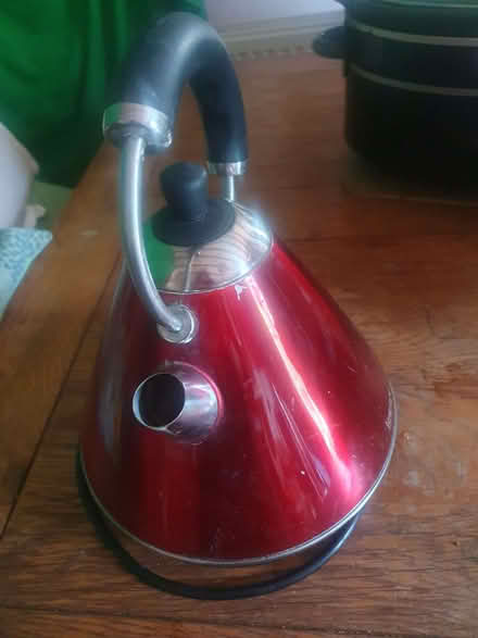 Photo of free Red Russell HOBBS ELECTRIC Kettle (Kingston Gate KT2) #3