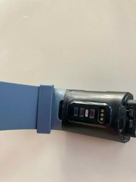 Photo of free Fitbit Charge 4 (Lochgelly KY5) #4