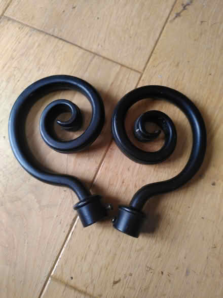 Photo of free Curtain rail fixings and spiral ends (Northchurch HP4) #2