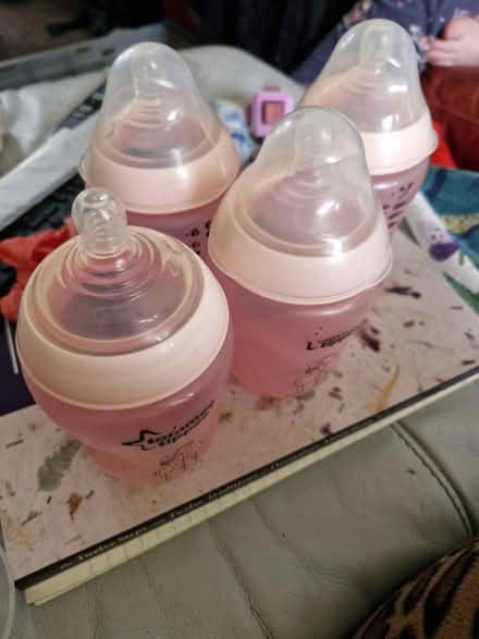 Photo of free X4 pink used tommee tippee bottles (SK14) #2