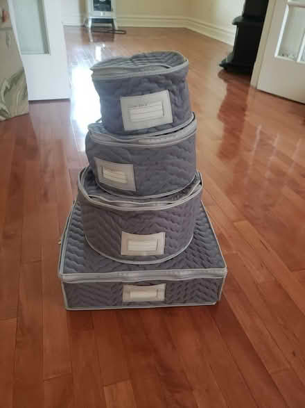 Photo of free protective cases for dinnerware (Greektown) #2