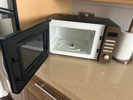 Photo of free microwave (West horndon) #2