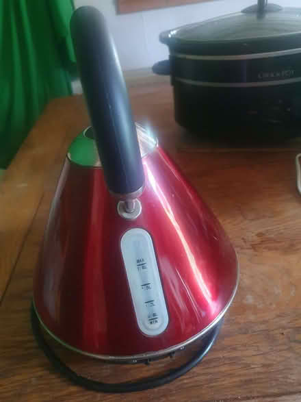 Photo of free Red Russell HOBBS ELECTRIC Kettle (Kingston Gate KT2) #4