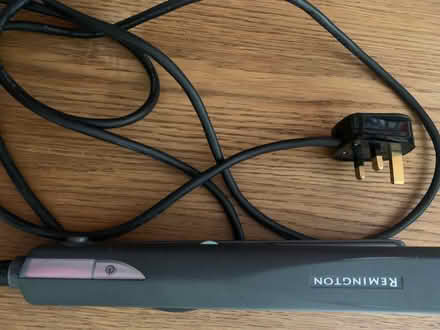 Photo of free Remington Hair Straighteners (Glympton OX20) #2