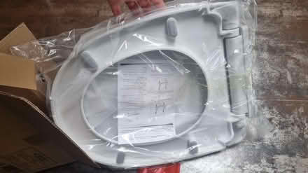 Photo of free Brand new unused toilet seat (Tolworth KT6) #2