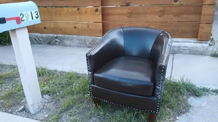 Photo of free Curb Alert 2913 Cm del Bosque 87507 (Gennoveva Chavez Center) #1