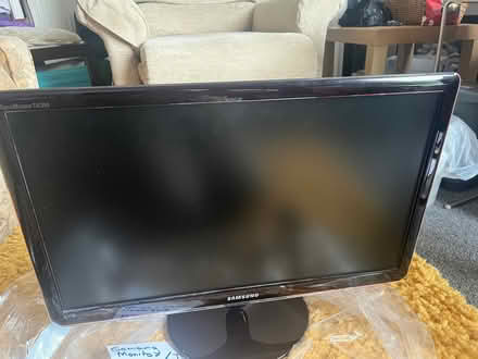 Photo of free Samsung monitor/tv 24” screen (Tilekiln TN38) #1