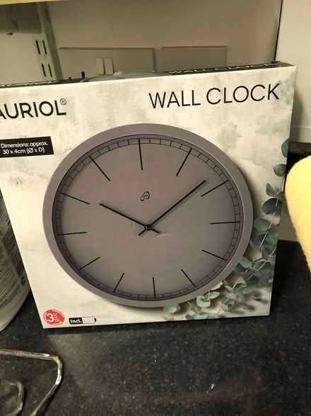 Photo of free Wall clock (Reigate RH2) #1