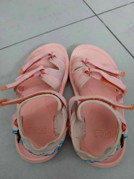 Photo of free Sandals (RG6) #2