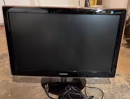 Photo of free Samsung Computer Monitor (Ballard - Loyal Heights) #1