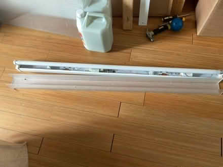 Photo of free 4’ Fluorescent Light With Tube (ME10) #1