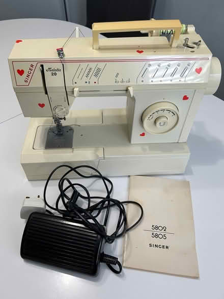 Photo of free Singer Sewing Machine (CO11) #1