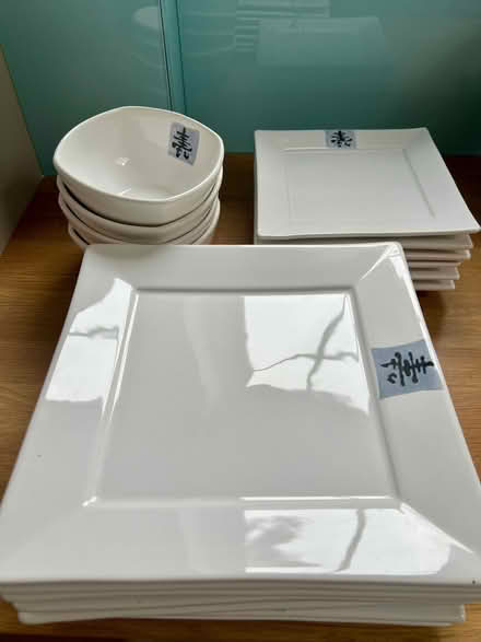 Photo of free White Dinner Set (L18) #1