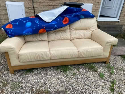 Photo of free Neatly used 3 seater couch (S9 1EB (S9 1EB(wincobank)) #1