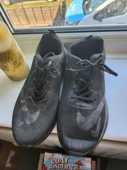 Photo of free Nike trainers size 8 (Bognor Regis - PO22) #1